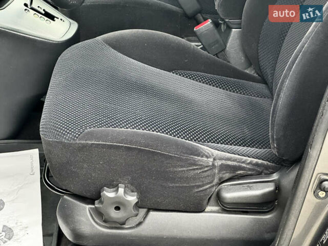 Сірий Хендай Туксон, об'ємом двигуна 2 л та пробігом 213 тис. км за 8500 $, фото 23 на Automoto.ua