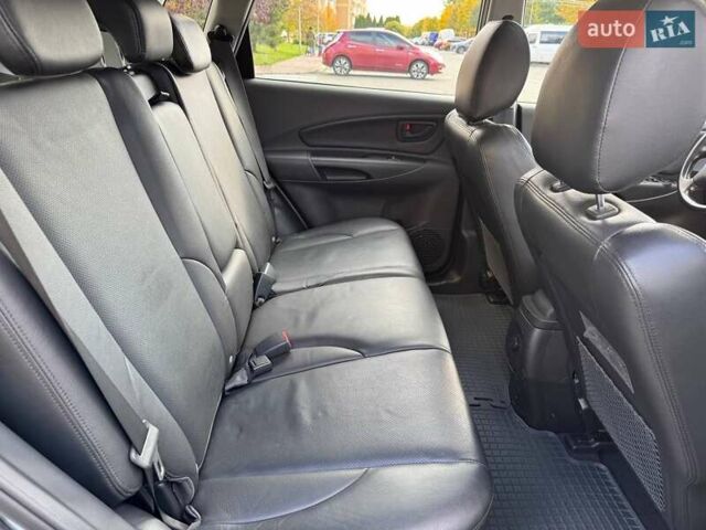 Серый Хендай Туксон, объемом двигателя 2 л и пробегом 48 тыс. км за 11800 $, фото 16 на Automoto.ua