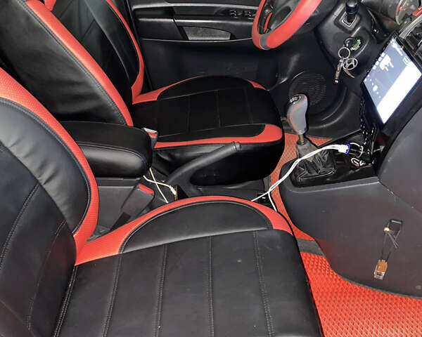 Сірий Хендай Туксон, об'ємом двигуна 2.02 л та пробігом 226 тис. км за 9200 $, фото 8 на Automoto.ua