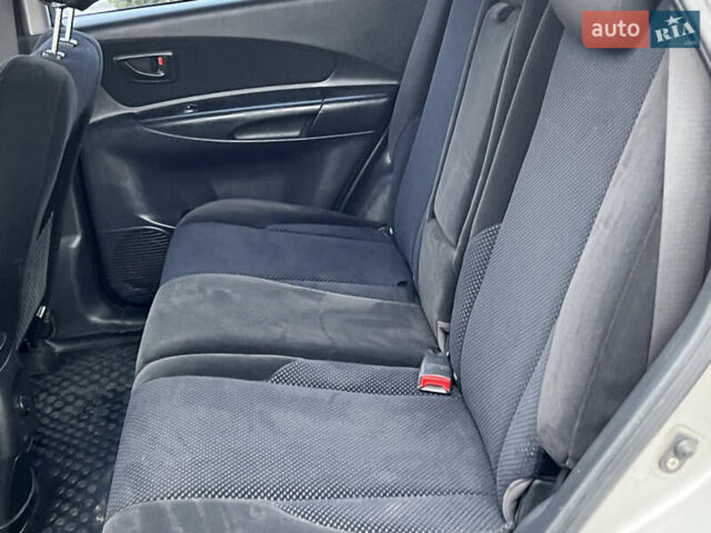 Серый Хендай Туксон, объемом двигателя 2 л и пробегом 176 тыс. км за 8300 $, фото 35 на Automoto.ua