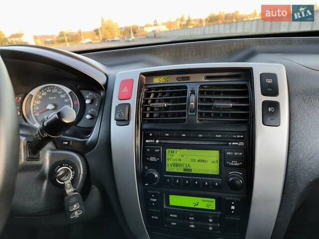 Хендай Туксон 2008 у Вінниці на Automoto.ua Сірий Хендай Туксон, об'ємом двигуна 1.98 л та пробігом 126 тис. км за 8350 $, фото 4 на Automoto.ua