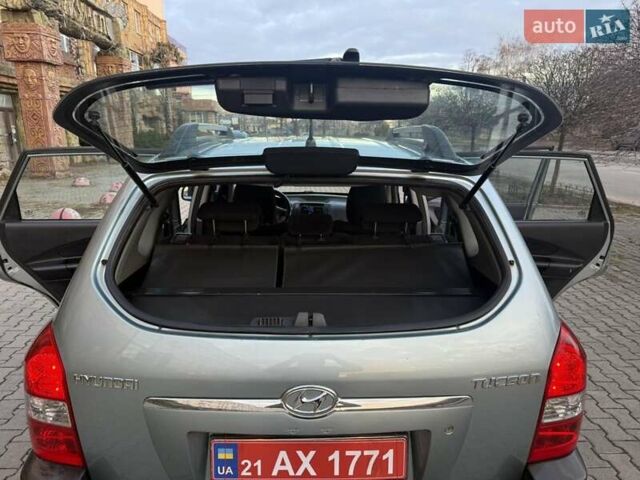 Серый Хендай Туксон, объемом двигателя 2 л и пробегом 217 тыс. км за 8200 $, фото 21 на Automoto.ua