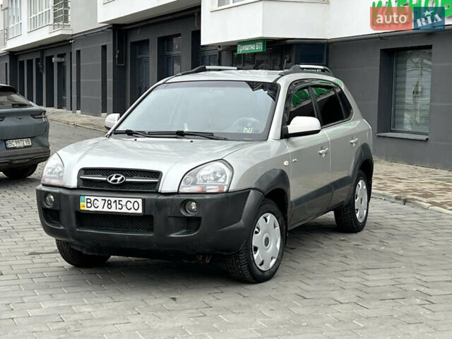 Серый Хендай Туксон, объемом двигателя 2 л и пробегом 176 тыс. км за 8300 $, фото 15 на Automoto.ua