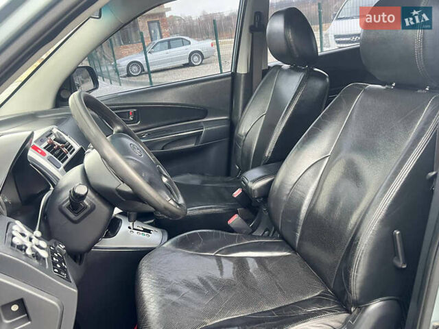 Хендай Туксон 2008 в Трускавце на Automoto.ua Серый Хендай Туксон, объемом двигателя 1.98 л и пробегом 320 тыс. км за 7399 $, фото 5 на Automoto.ua