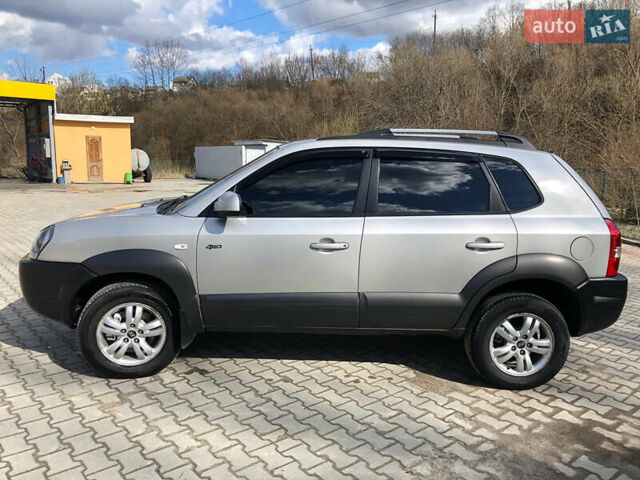 Хендай Туксон 2008 в Турке на Automoto.ua Серый Хендай Туксон, объемом двигателя 2 л и пробегом 274 тыс. км за 7200 $, фото 5 на Automoto.ua