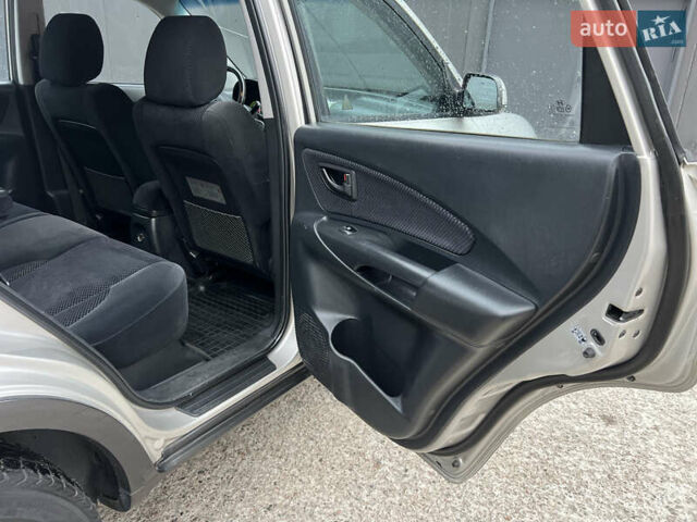 Хендай Туксон 2008 в Киеве на Automoto.ua Серый Хендай Туксон, объемом двигателя 2 л и пробегом 187 тыс. км за 7250 $, фото 41 на Automoto.ua