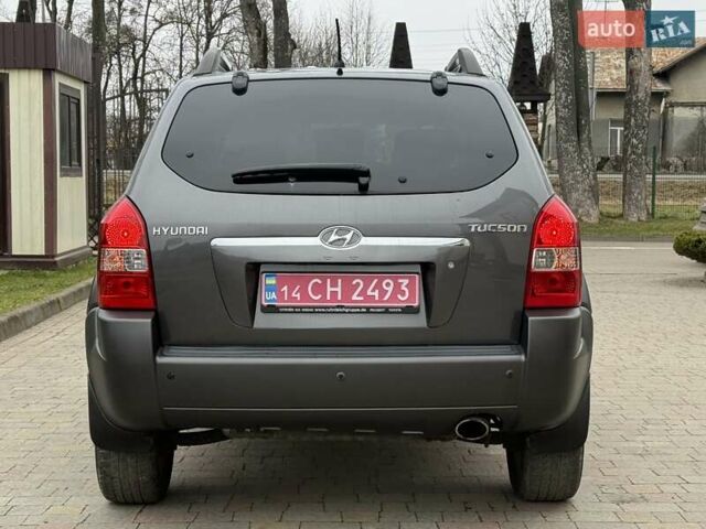 Сірий Хендай Туксон, об'ємом двигуна 2 л та пробігом 187 тис. км за 7700 $, фото 20 на Automoto.ua
