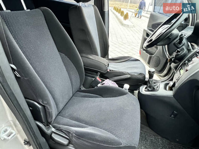 Серый Хендай Туксон, объемом двигателя 2 л и пробегом 176 тыс. км за 8300 $, фото 31 на Automoto.ua