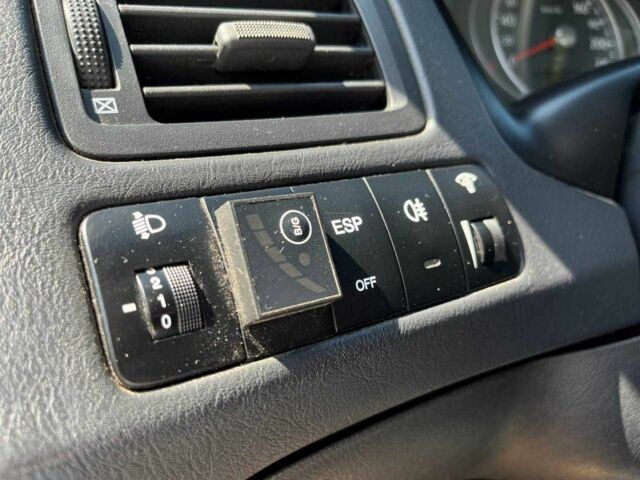 Серый Хендай Туксон, объемом двигателя 2 л и пробегом 265 тыс. км за 7599 $, фото 14 на Automoto.ua