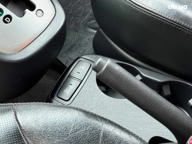 Сірий Хендай Туксон, об'ємом двигуна 2.7 л та пробігом 210 тис. км за 9290 $, фото 12 на Automoto.ua