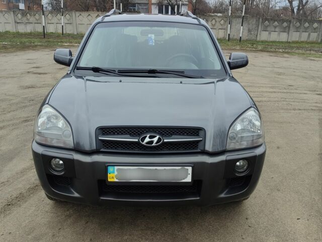 Сірий Хендай Туксон, об'ємом двигуна 2 л та пробігом 95 тис. км за 8800 $, фото 1 на Automoto.ua