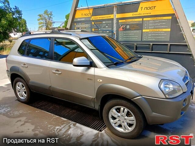 Серый Хендай Туксон, объемом двигателя 2 л и пробегом 215 тыс. км за 8800 $, фото 9 на Automoto.ua