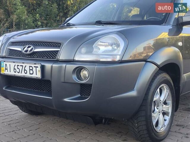 Сірий Хендай Туксон, об'ємом двигуна 2 л та пробігом 234 тис. км за 8750 $, фото 20 на Automoto.ua
