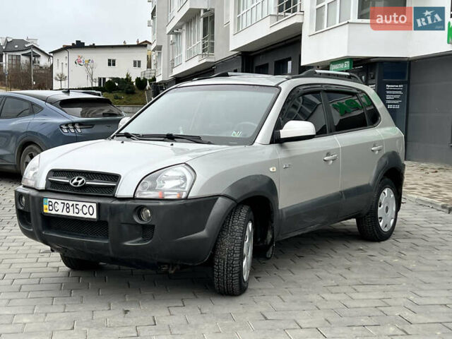 Серый Хендай Туксон, объемом двигателя 2 л и пробегом 176 тыс. км за 8300 $, фото 11 на Automoto.ua