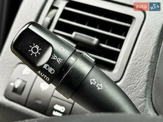Сірий Хендай Туксон, об'ємом двигуна 2 л та пробігом 213 тис. км за 8500 $, фото 34 на Automoto.ua