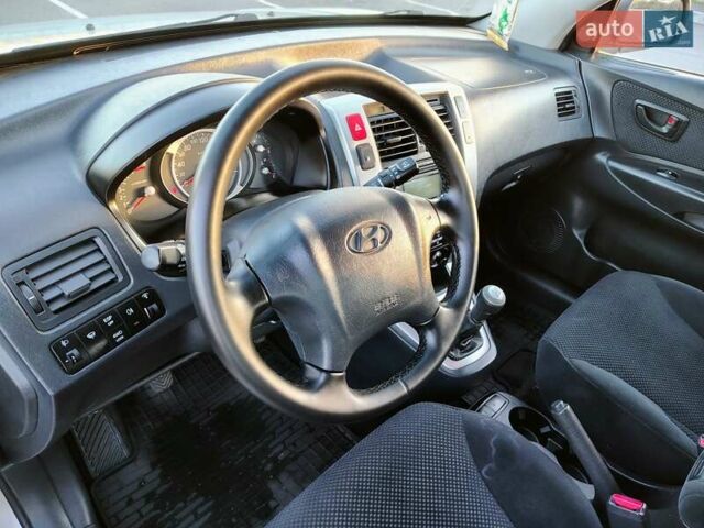 Хендай Туксон 2008 у Вінниці на Automoto.ua Сірий Хендай Туксон, об'ємом двигуна 1.98 л та пробігом 126 тис. км за 8350 $, фото 5 на Automoto.ua