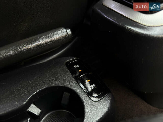 Хендай Туксон 2008 у Мене на Automoto.ua Сірий Хендай Туксон, об'ємом двигуна 1.98 л та пробігом 242 тис. км за 7600 $, фото 19 на Automoto.ua