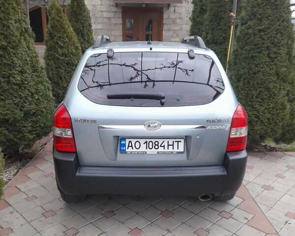 Серый Хендай Туксон, объемом двигателя 2 л и пробегом 270 тыс. км за 7800 $, фото 3 на Automoto.ua