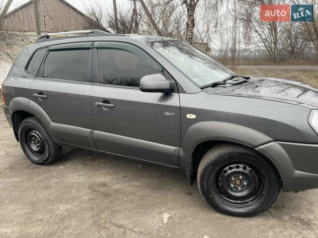 Сірий Хендай Туксон, об'ємом двигуна 1.99 л та пробігом 203 тис. км за 8550 $, фото 18 на Automoto.ua