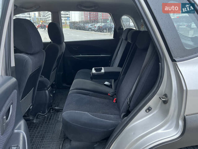 Хендай Туксон 2008 в Киеве на Automoto.ua Серый Хендай Туксон, объемом двигателя 2 л и пробегом 187 тыс. км за 7250 $, фото 34 на Automoto.ua