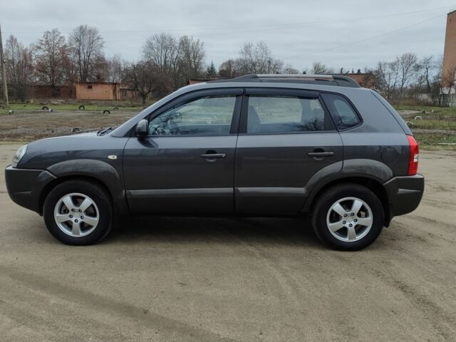 Сірий Хендай Туксон, об'ємом двигуна 2 л та пробігом 95 тис. км за 8800 $, фото 6 на Automoto.ua