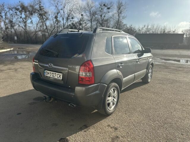 Серый Хендай Туксон, объемом двигателя 0 л и пробегом 170 тыс. км за 8500 $, фото 4 на Automoto.ua