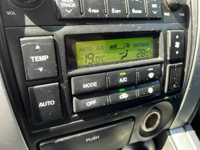 Серый Хендай Туксон, объемом двигателя 2 л и пробегом 265 тыс. км за 7599 $, фото 12 на Automoto.ua