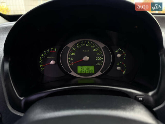 Хендай Туксон 2008 у Мене на Automoto.ua Сірий Хендай Туксон, об'ємом двигуна 1.98 л та пробігом 242 тис. км за 7600 $, фото 22 на Automoto.ua