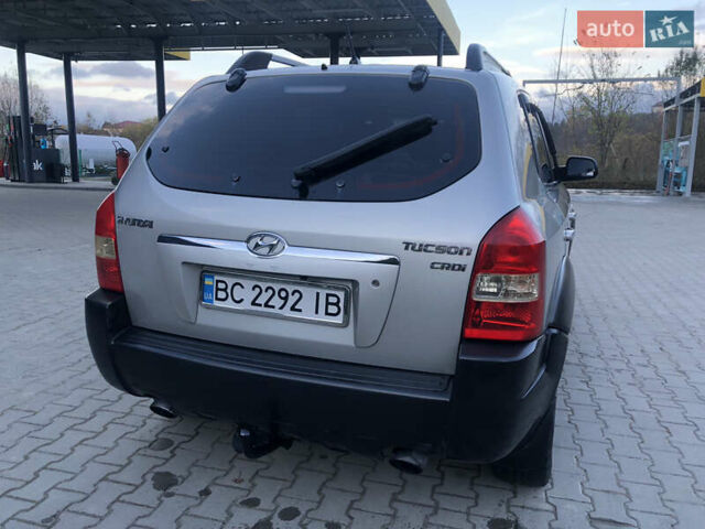 Хендай Туксон 2008 в Турке на Automoto.ua Серый Хендай Туксон, объемом двигателя 2 л и пробегом 274 тыс. км за 7200 $, фото 11 на Automoto.ua