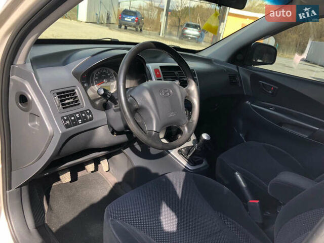 Хендай Туксон 2008 в Турке на Automoto.ua Серый Хендай Туксон, объемом двигателя 2 л и пробегом 274 тыс. км за 7200 $, фото 18 на Automoto.ua