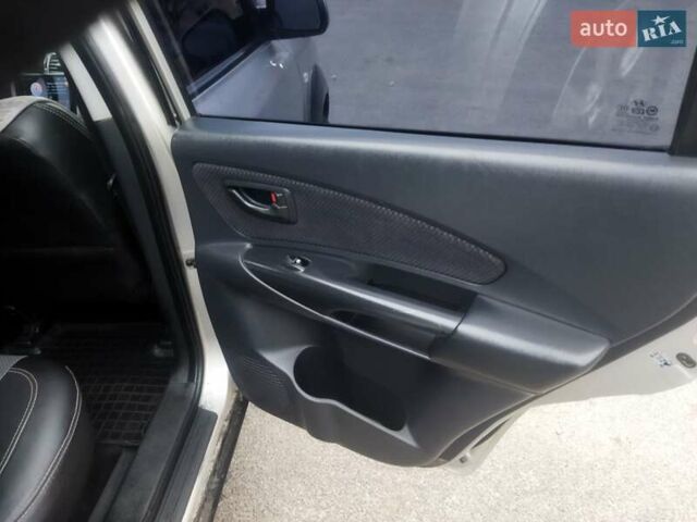 Серый Хендай Туксон, объемом двигателя 2 л и пробегом 210 тыс. км за 8200 $, фото 15 на Automoto.ua