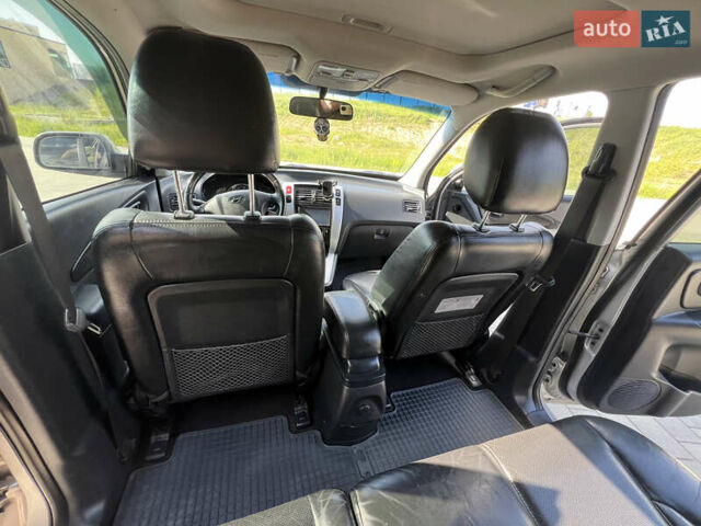 Сірий Хендай Туксон, об'ємом двигуна 2.7 л та пробігом 229 тис. км за 7700 $, фото 32 на Automoto.ua