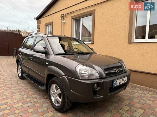 Хендай Туксон 2008 в Миргороде на Automoto.ua Серый Хендай Туксон, объемом двигателя 1.98 л и пробегом 177 тыс. км за 7950 $, фото 15 на Automoto.ua