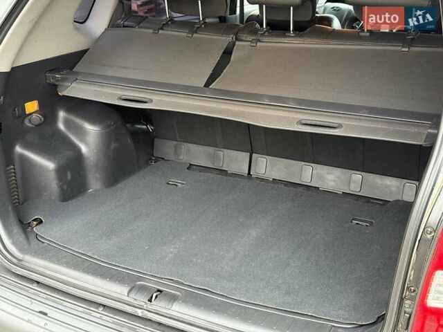 Серый Хендай Туксон, объемом двигателя 2.7 л и пробегом 210 тыс. км за 9290 $, фото 16 на Automoto.ua