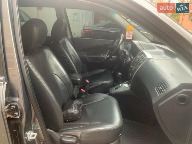 Сірий Хендай Туксон, об'ємом двигуна 1.98 л та пробігом 190 тис. км за 8800 $, фото 7 на Automoto.ua