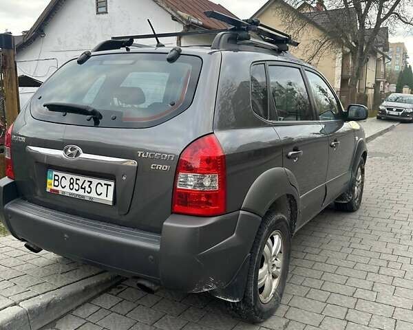 Сірий Хендай Туксон, об'ємом двигуна 1.99 л та пробігом 221 тис. км за 6000 $, фото 6 на Automoto.ua