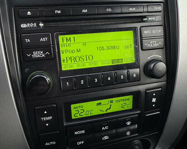 Серый Хендай Туксон, объемом двигателя 1.98 л и пробегом 246 тыс. км за 7500 $, фото 21 на Automoto.ua