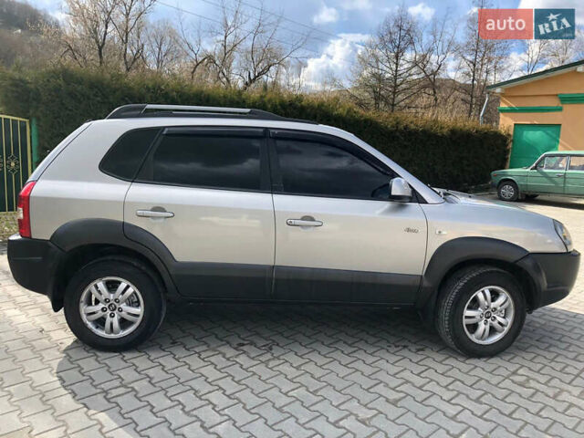 Хендай Туксон 2008 в Турке на Automoto.ua Серый Хендай Туксон, объемом двигателя 2 л и пробегом 274 тыс. км за 7200 $, фото 12 на Automoto.ua