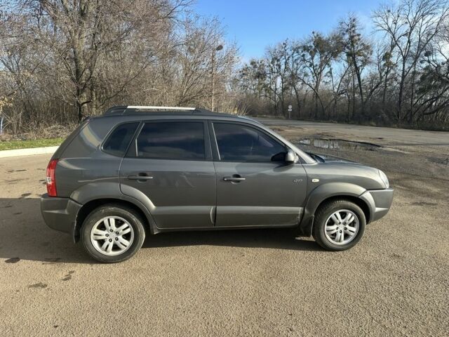 Серый Хендай Туксон, объемом двигателя 0 л и пробегом 170 тыс. км за 8500 $, фото 8 на Automoto.ua