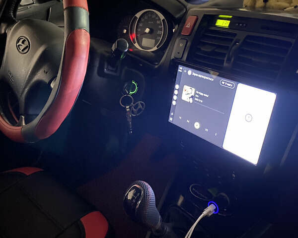 Сірий Хендай Туксон, об'ємом двигуна 2.02 л та пробігом 226 тис. км за 9200 $, фото 9 на Automoto.ua