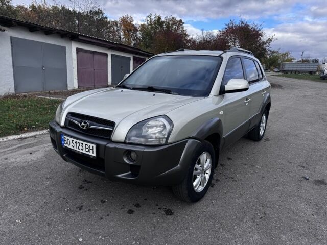 Хендай Туксон 2008 в Жмеренке на Automoto.ua Серый Хендай Туксон, объемом двигателя 2 л и пробегом 228 тыс. км за 6900 $, фото 12 на Automoto.ua