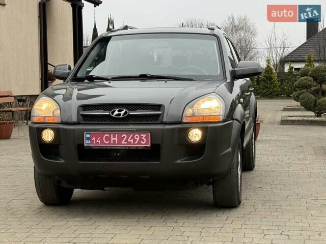 Сірий Хендай Туксон, об'ємом двигуна 2 л та пробігом 187 тис. км за 7700 $, фото 9 на Automoto.ua