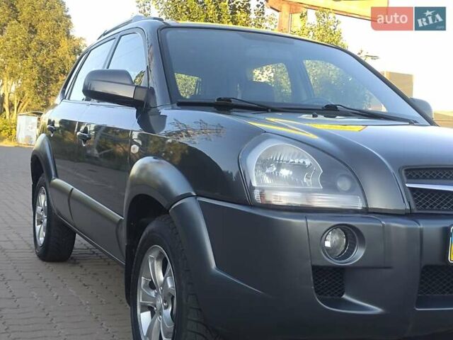 Сірий Хендай Туксон, об'ємом двигуна 2 л та пробігом 234 тис. км за 8750 $, фото 23 на Automoto.ua