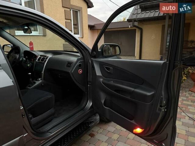 Хендай Туксон 2008 в Миргороде на Automoto.ua Серый Хендай Туксон, объемом двигателя 1.98 л и пробегом 177 тыс. км за 7950 $, фото 39 на Automoto.ua