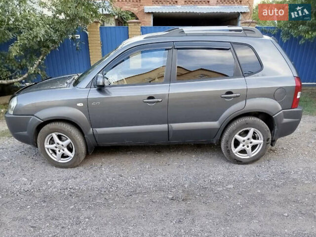 Сірий Хендай Туксон, об'ємом двигуна 2 л та пробігом 194 тис. км за 8700 $, фото 6 на Automoto.ua