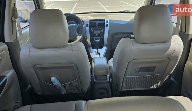 Сірий Хендай Туксон, об'ємом двигуна 1.98 л та пробігом 177 тис. км за 8500 $, фото 16 на Automoto.ua