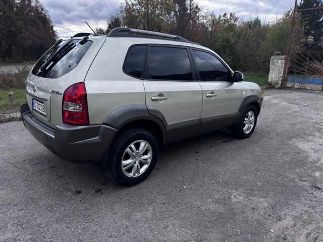 Хендай Туксон 2008 в Жмеренке на Automoto.ua Серый Хендай Туксон, объемом двигателя 2 л и пробегом 228 тыс. км за 6900 $, фото 6 на Automoto.ua