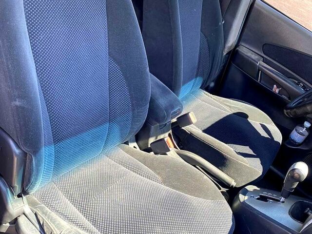 Сірий Хендай Туксон, об'ємом двигуна 2 л та пробігом 225 тис. км за 7800 $, фото 5 на Automoto.ua