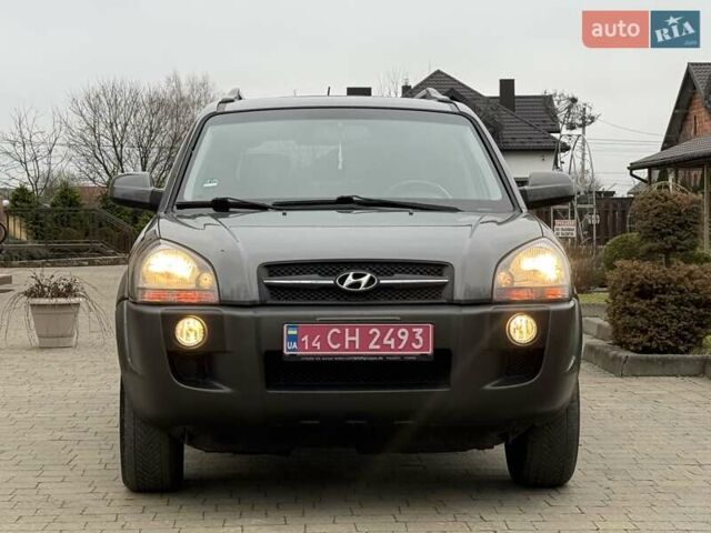 Сірий Хендай Туксон, об'ємом двигуна 2 л та пробігом 187 тис. км за 7700 $, фото 7 на Automoto.ua