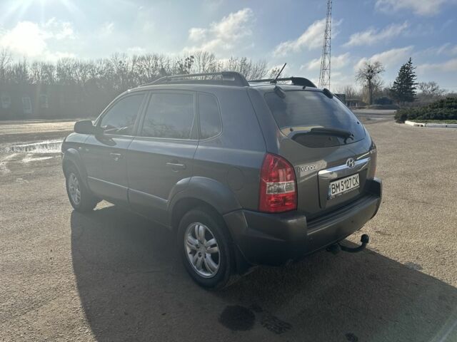 Серый Хендай Туксон, объемом двигателя 0 л и пробегом 170 тыс. км за 8500 $, фото 3 на Automoto.ua